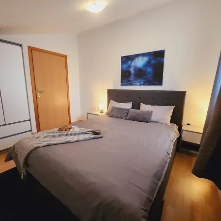 Apartment Pranjic With Pool