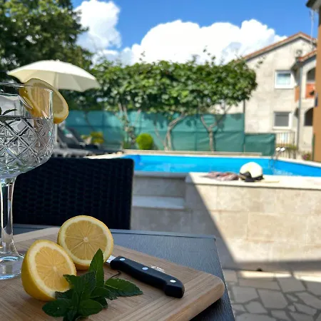 Pranjic With Pool Appartement